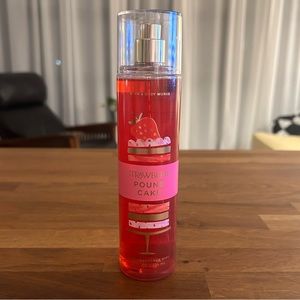 Bath and Body Works Strawberry Pound Cake